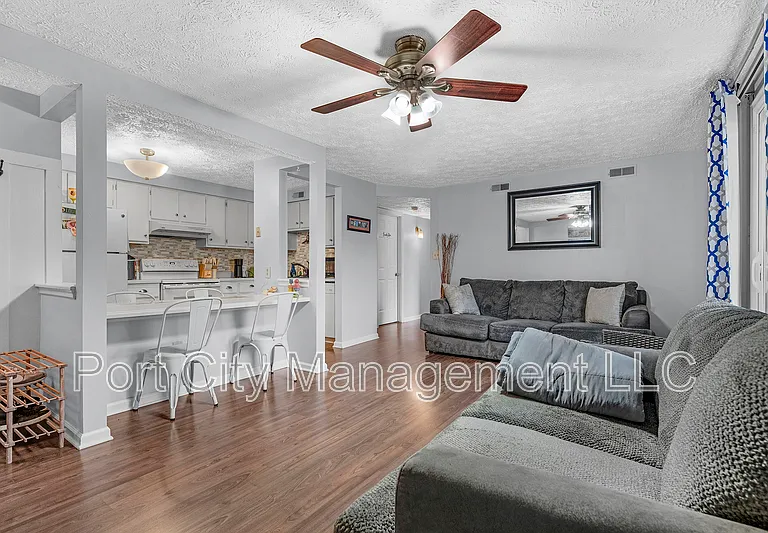 8030 Abbey Ct #H — Photo 10