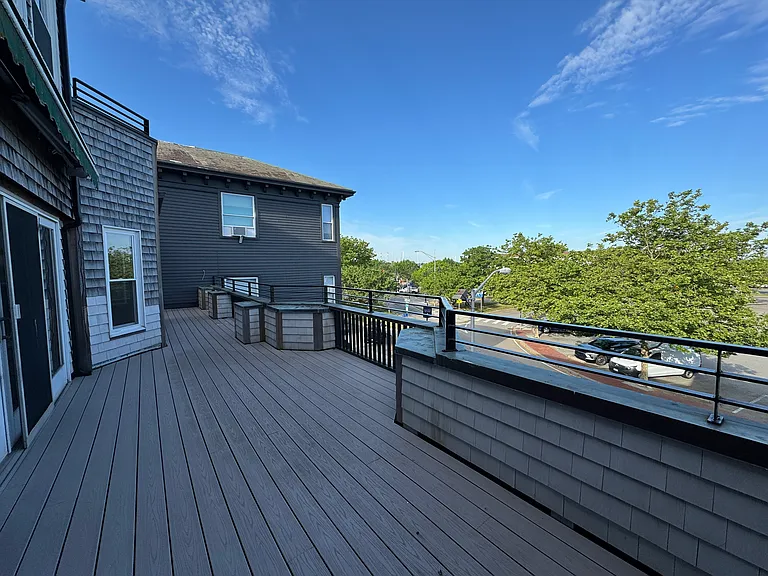 198 Thames St #6 — Photo 13