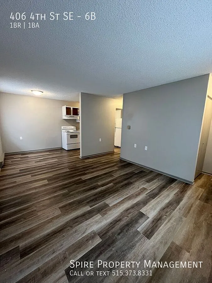 Beautifully renovated 1 Bed Unit in State Center! — Photo 2