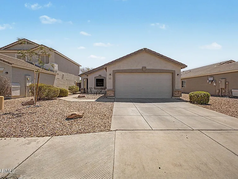 1633 S 225th Ln — Photo 2