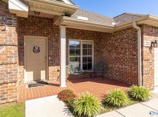 211 Cambridge Dr SE, Decatur, AL 35603