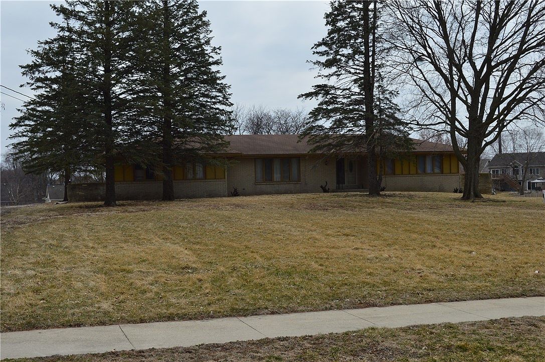 5415 E Oakwood Dr, Pleasant Hill, IA 50327 Zillow