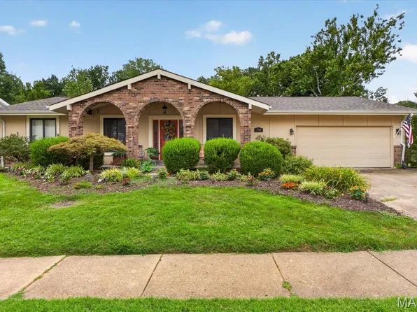 15446 Grantley Dr, Chesterfield, MO 63017