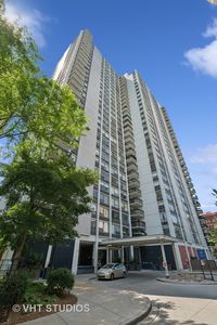 1460 N Sandburg Ter #208, Chicago, IL, 60610