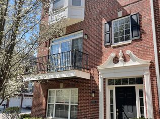 11920 Kelso Dr UNIT 1, Zionsville, IN 46077