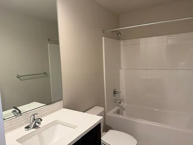 11227 SE Pleasant Valley Pkwy — Photo 5