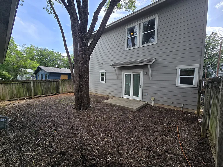 1604 Singleton Ave #A — Photo 37