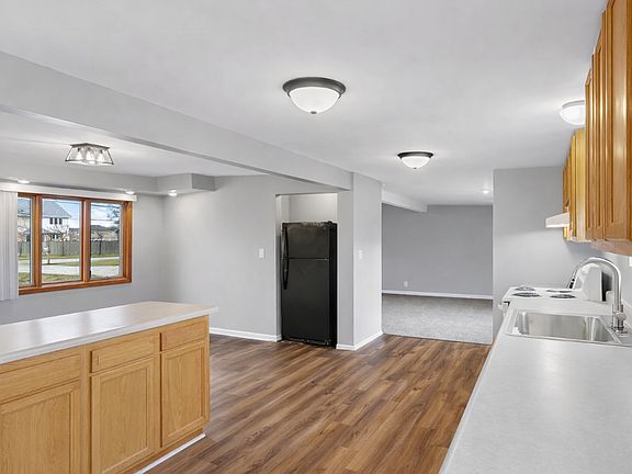 2nd image of 725 S Spencer Rd