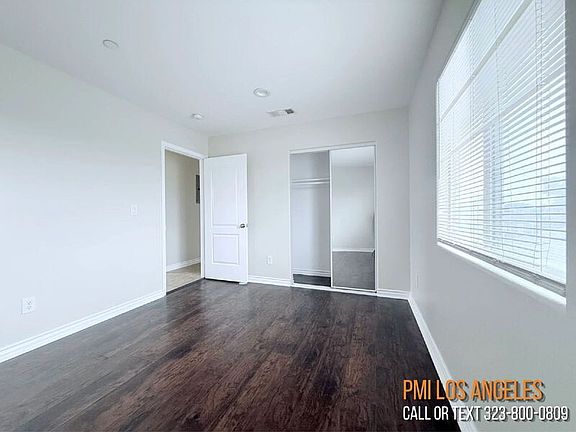 3rd image of 1549 E 50th St