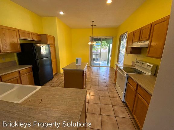 5th image of 2840 Monument Dr NW