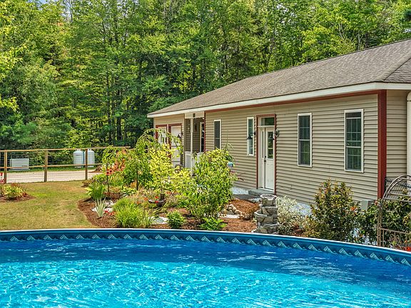 3rd image of 42 Stoney Ridge Way