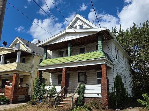 2nd image of 16519 Burnside Ave