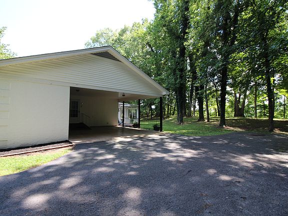 4th image of 310 Riverbend Country Clb