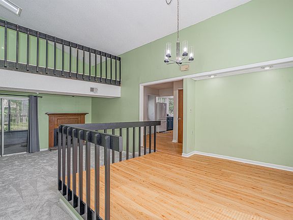 3rd image of 118 Temple Walk Rd