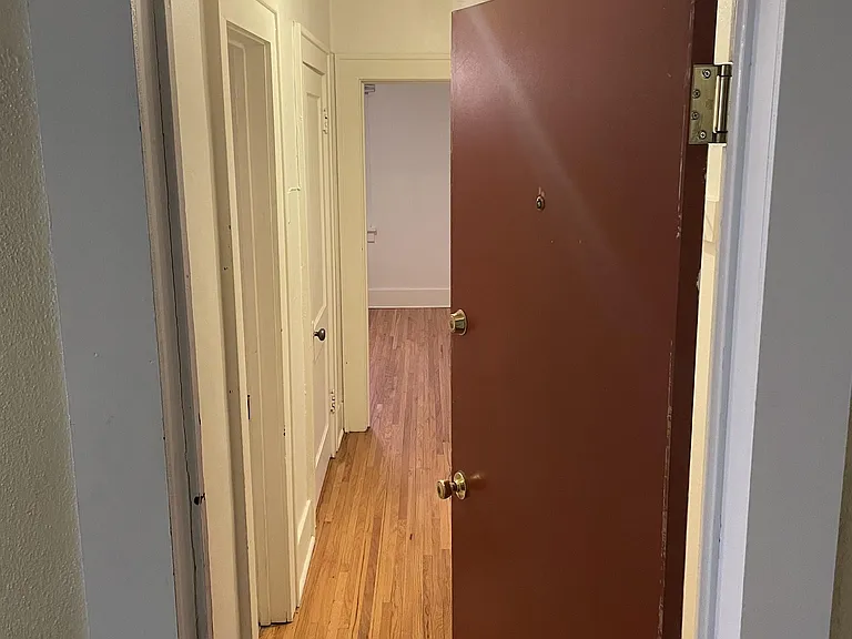 200 East Laurel Street - 10 — Photo 2