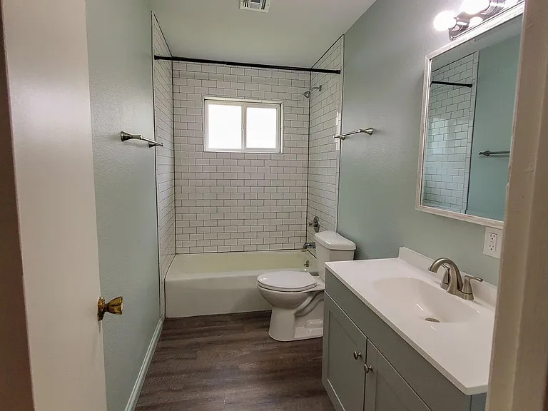 1117 E Parker St — Photo 10