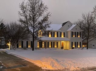 2222 Bassett Rd, Westlake, OH 44145
