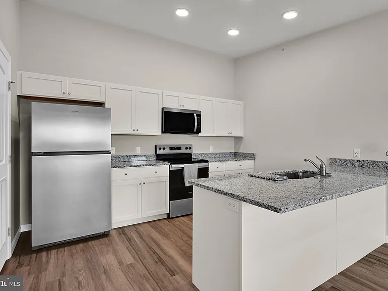 1000 Colby Ln #1101 — Photo 17