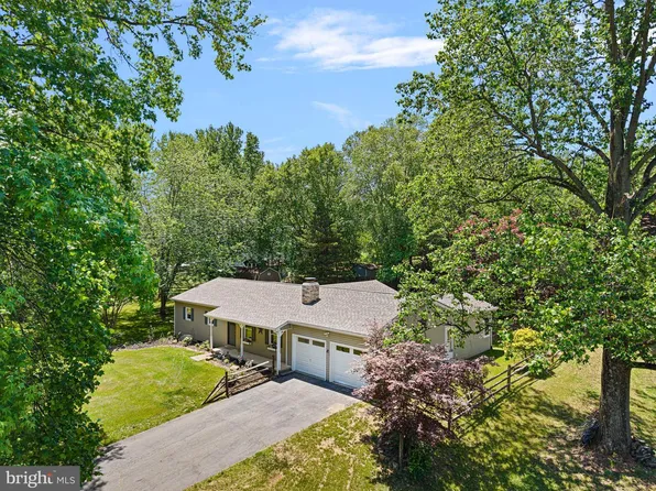 19 Pine Ln, North East, MD 21901