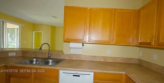 Vero Lake Estates Unit B — Photo 3