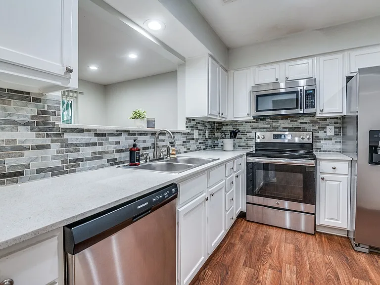 13312 Goodland Place — Photo 2