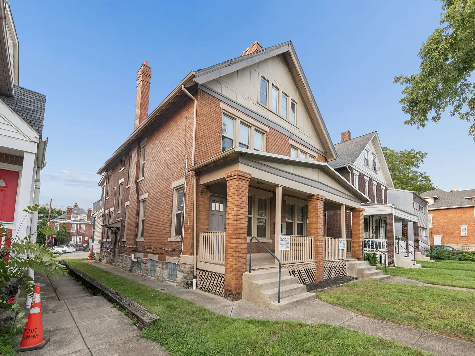 5 bed, 2000 sqft, $4,500 — Photo 2