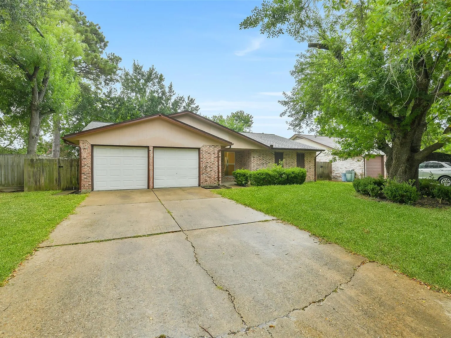 3 bed, 2.0 bath, 1558 sqft, $1,950 — Photo 2