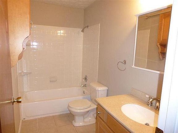 3rd image of 4691 Bradley Dr