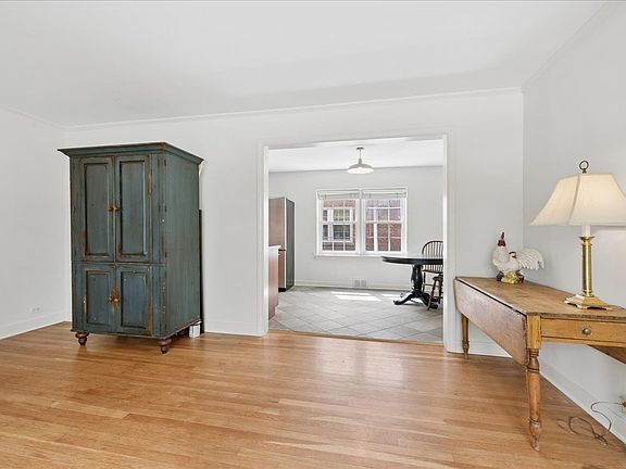 5th image of 310 Jackson Ave