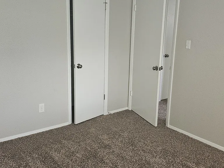 6627 Fallengate Dr — Photo 4