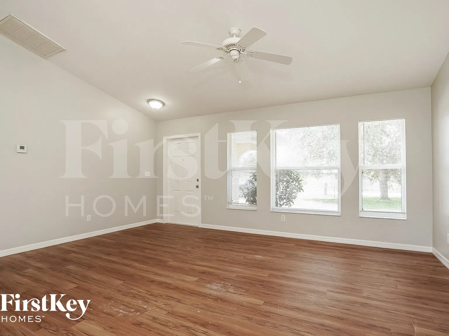 3 bed, 2.0 bath, 1212 sqft, $1,925 — Photo 3