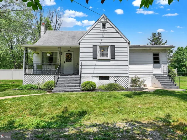 2415 Herman Dr, York, PA 17408