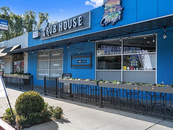 3rd image of 4143 Lankershim Blvd