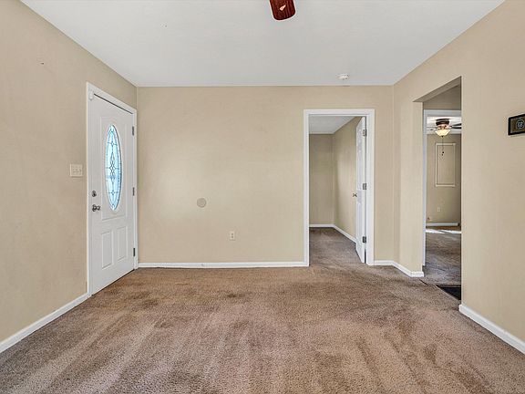 3rd image of 5 Bowles Dr