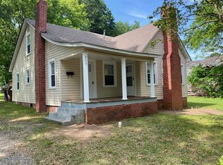 809 E Sumner St, Lincolnton, NC 28092