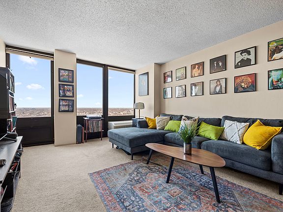 2nd image of 5320 N Sheridan Rd APT 2201