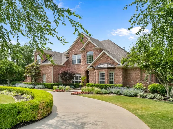 4 S Shetland Ln, Rogers, AR 72758