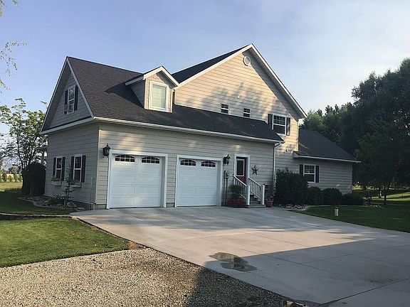 NE corner front