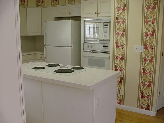 Kitchen Island and appliances