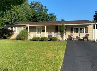 313 Hurley Dr, Hackettstown, NJ