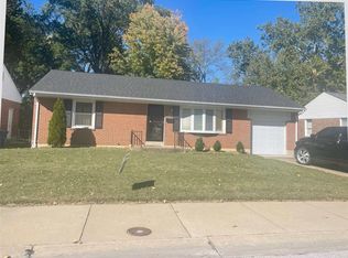 725 Boschert Dr, Saint Charles, MO 63301