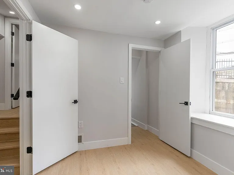 4522 Baker St #2 — Photo 6