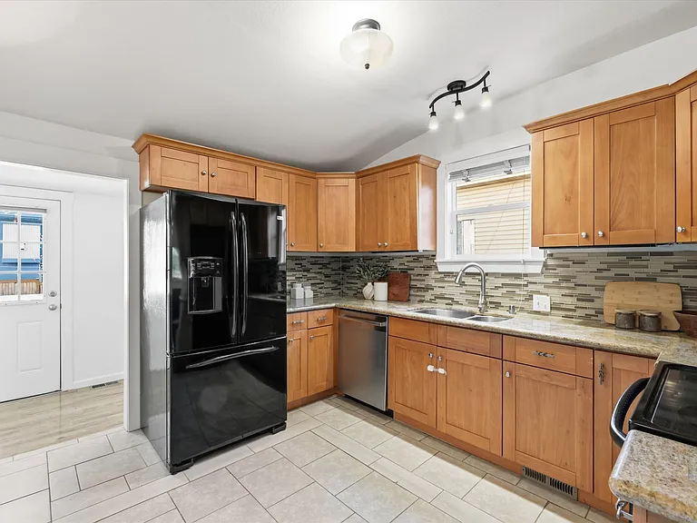 3557 S Hudson St — Photo 9