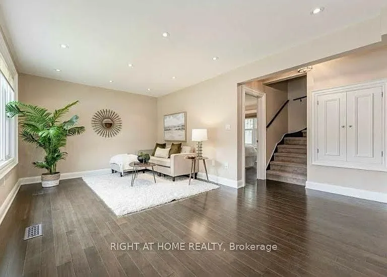 577 Weber St E — Photo 3