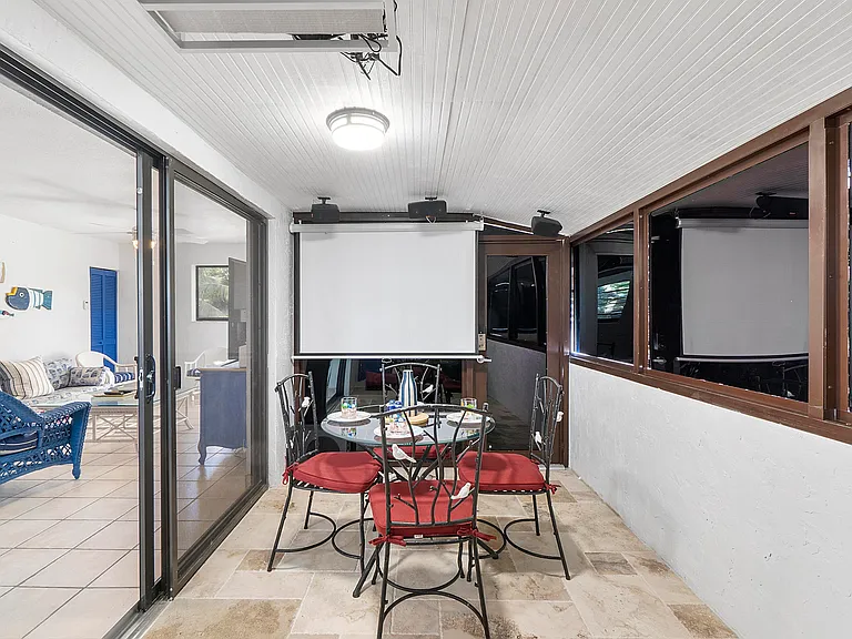 19 Garden Cove Dr — Photo 8