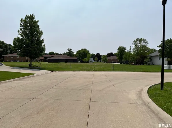 444 Pine St, Geneseo, IL 61254
