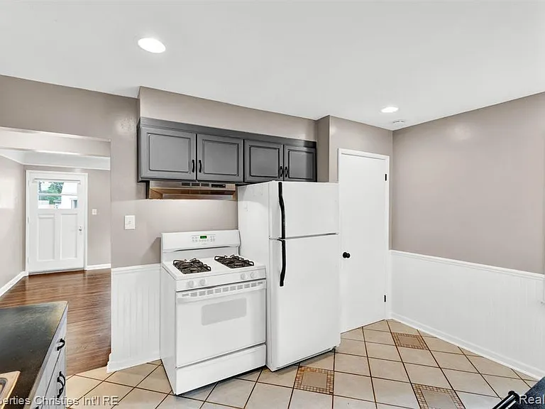 4271 Prairie Ave — Photo 10