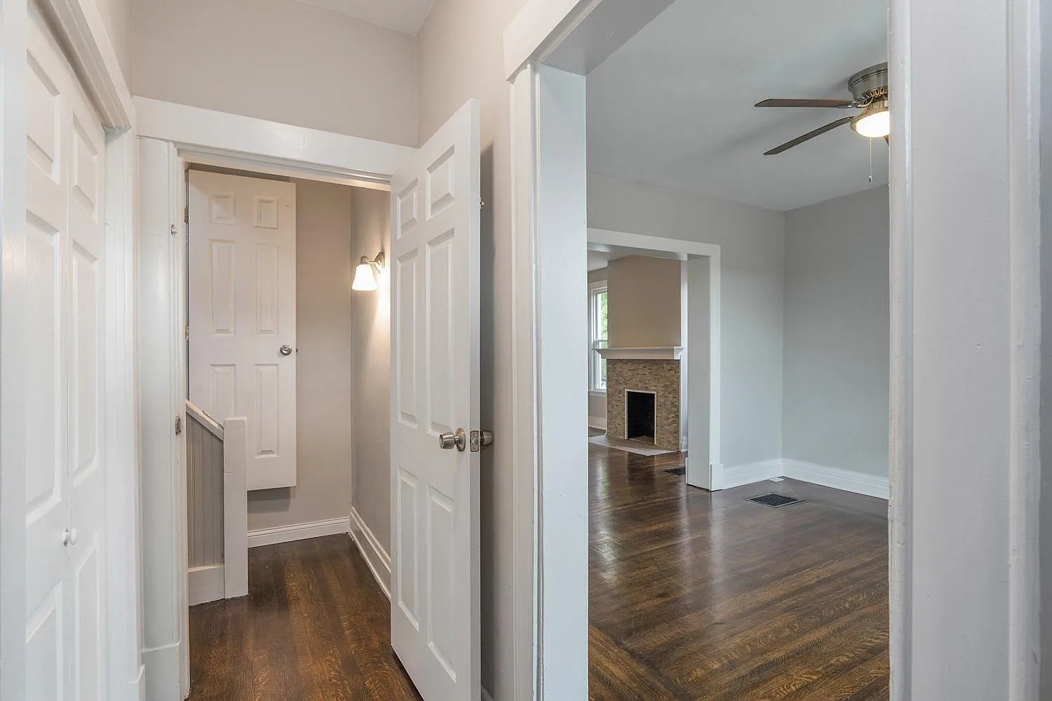 1 bed, 1.5 bath, 1207 sqft, $1,299 — Photo 4
