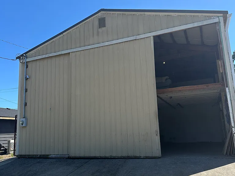 SE Foster Rd — Photo 7