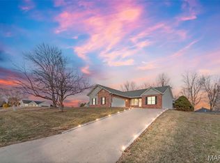 297 Maple Summit Rd, Jerseyville, IL 62052